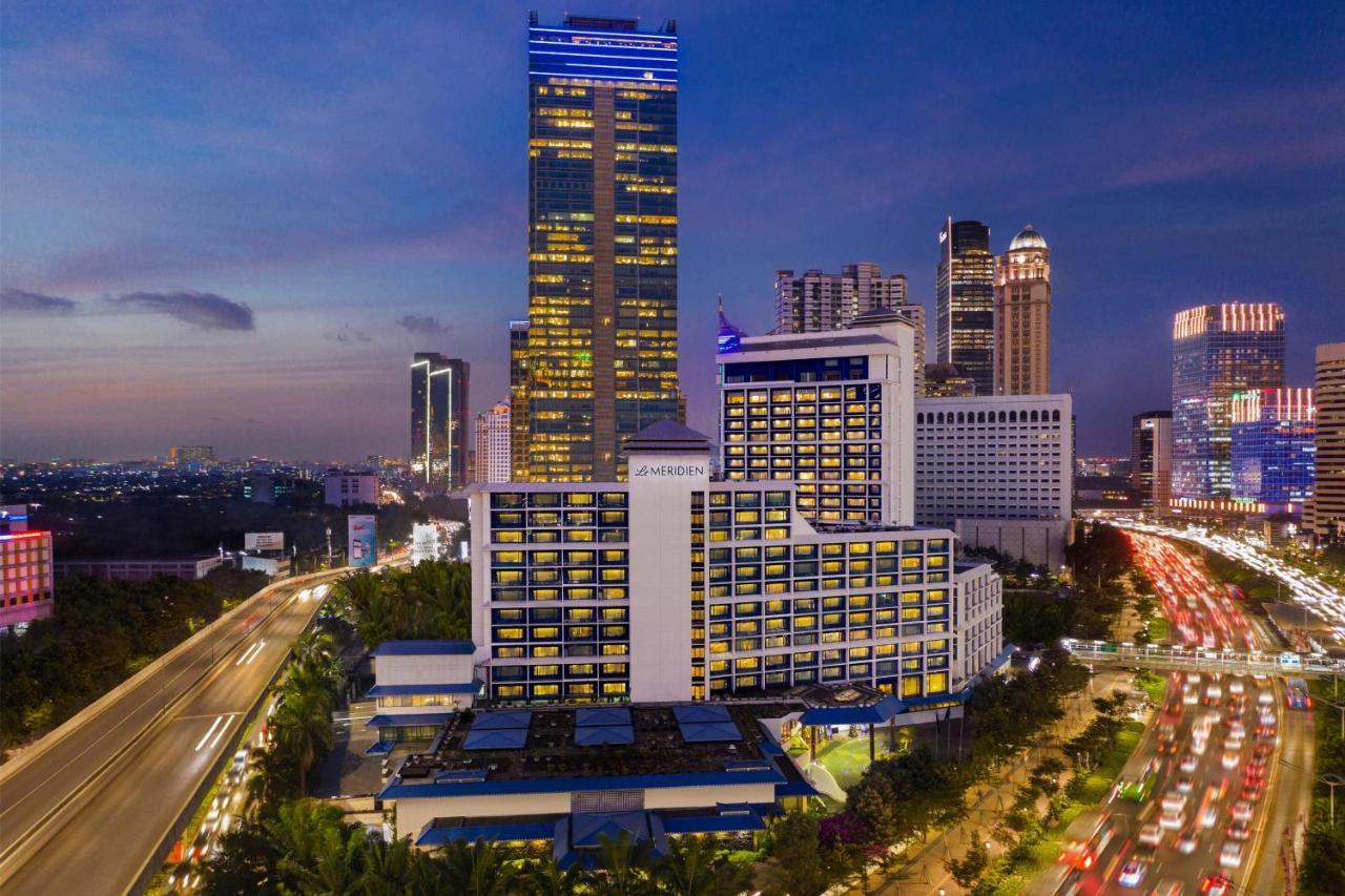 Le Meridien Jakarta Hotel Exterior photo