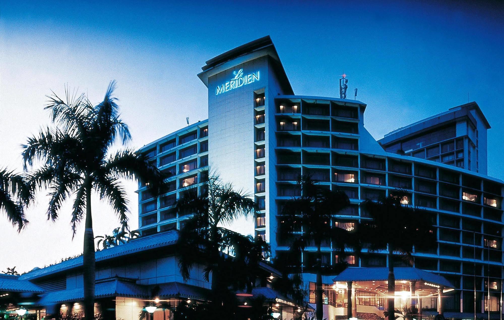 Le Meridien Jakarta Hotel Exterior photo